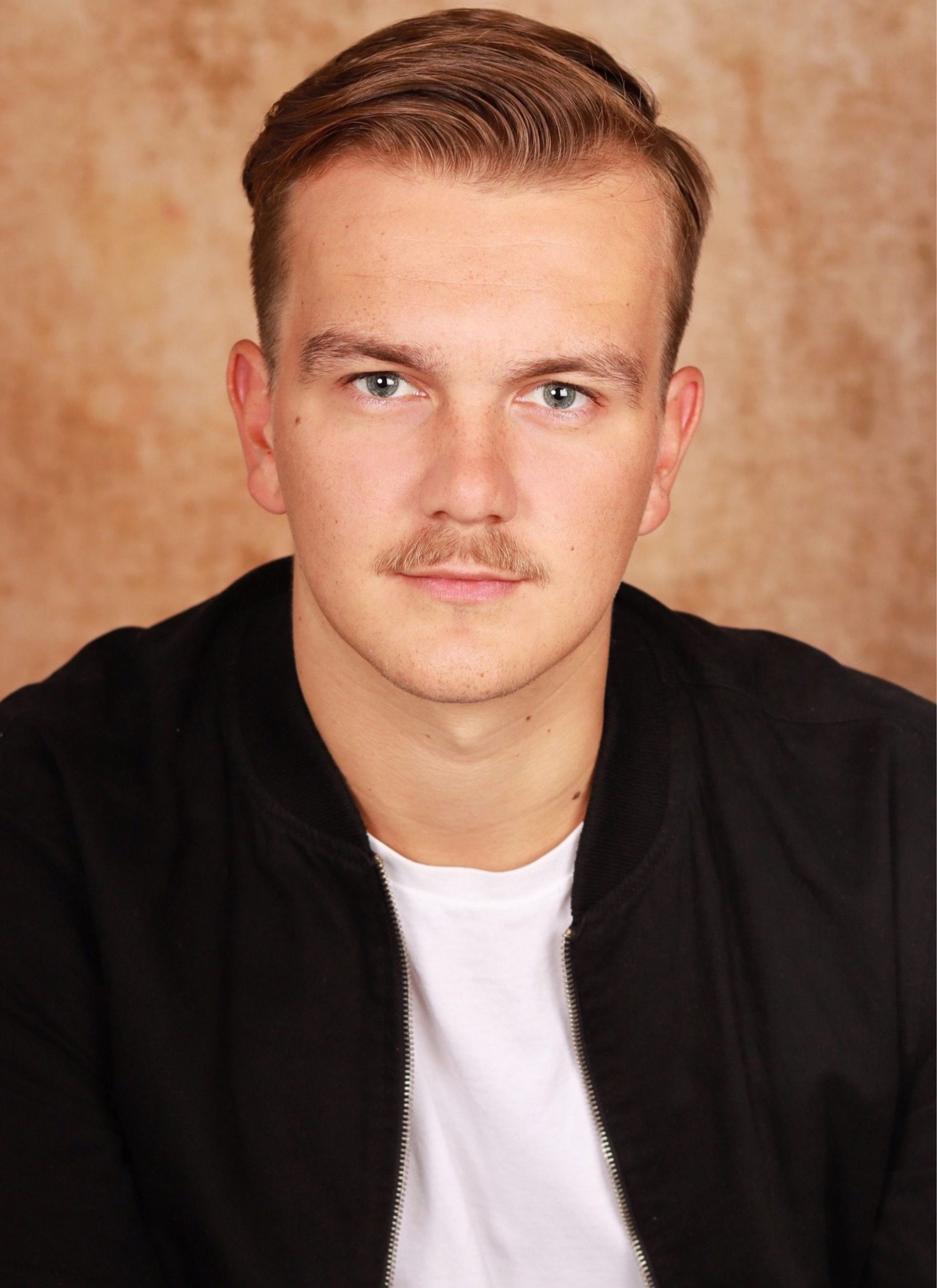 Tommy (Singer)